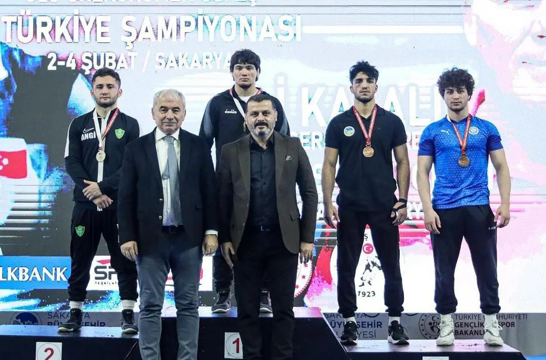 Haber: Güreş'te, Sakarya Büyükşehir Belediyesi Spor Kulübü Türkiye Üçüncüsü oldu - Galeri-4