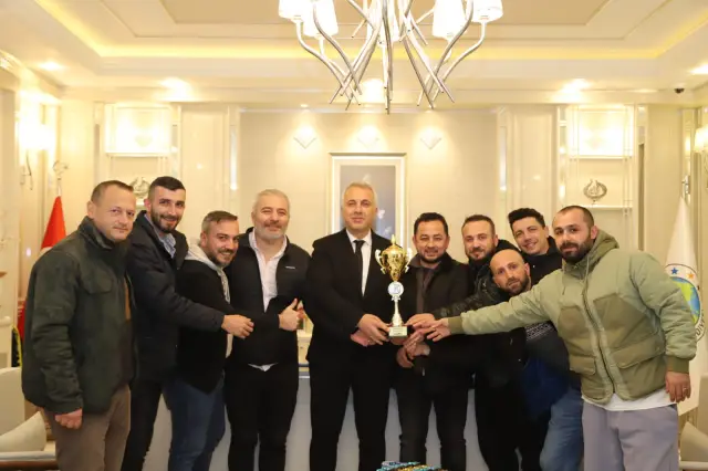NAMAĞLUP ŞAMPİYONLAR BAŞKAN BABAOĞLUNU ZİYARET ETTİ