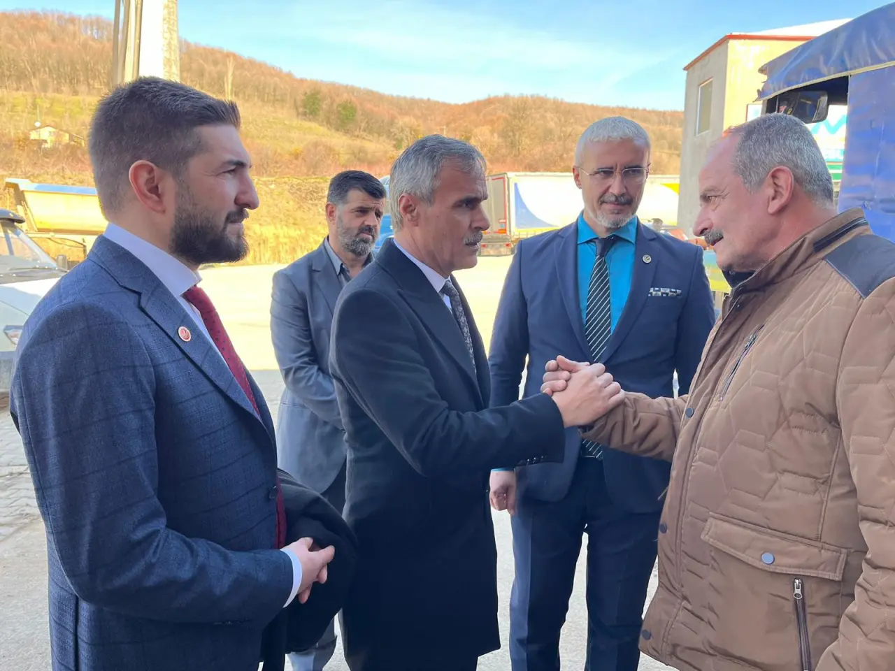 Haber: Ayvaz Oto Sanayi Esnaflarını Ziyaret Etti - Öne Çıkan