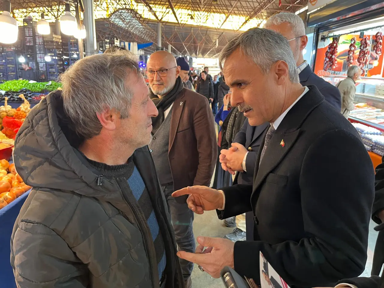 Haber: Ayvaz Salı Pazarında Esnaf ve Vatandaşları Ziyaret Etti - Öne Çıkan