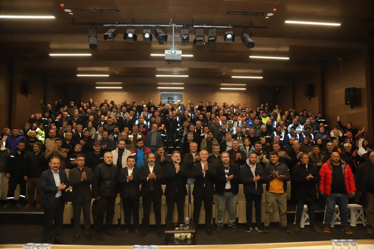 Haber: BAŞKAN BABAOĞLU, BELEDİYE ÇALIŞANLARI İÇİN YÜZDE 90 MAAŞ ARTIŞINA İMZA ATTI - Öne Çıkan