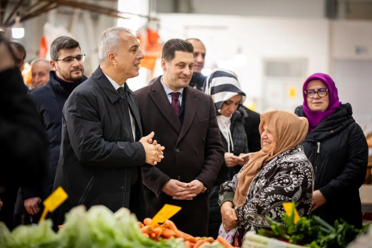 Haber: Başkan Babaoğlu'nun Yeşilyurt Ziyareti Sevgi Seline Dönüştü - Galeri-1