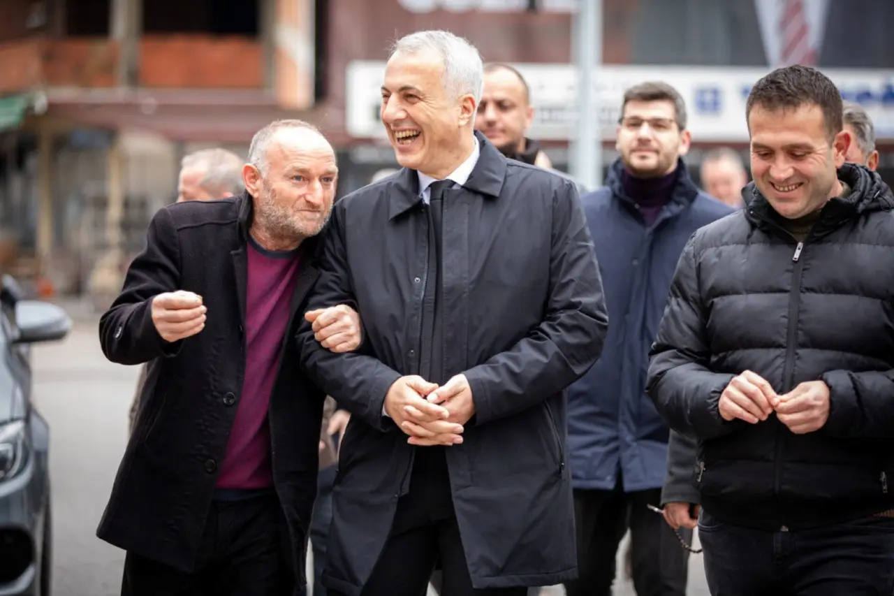 Haber: Başkan Babaoğlu'nun Yeşilyurt Ziyareti Sevgi Seline Dönüştü - Galeri-5