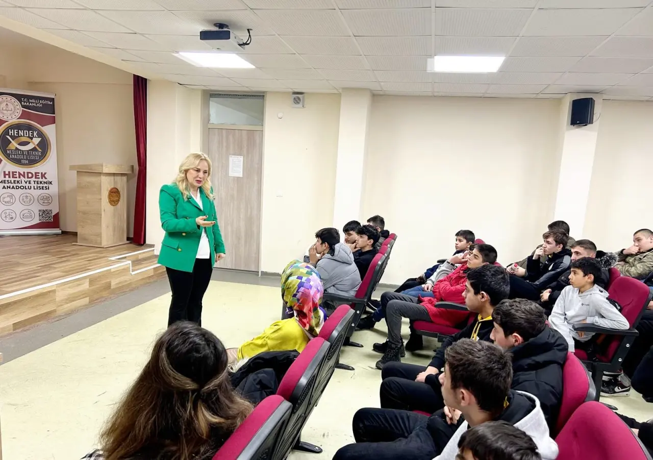 Haber: Gençlerde Kanser Farkındalığı Ve Çocukluk Çağı Kanserleri - Galeri-2