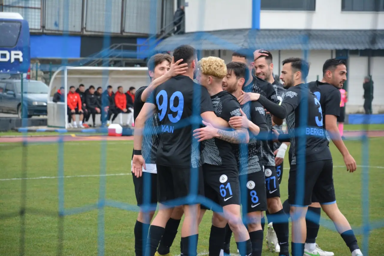 Haber: Hendekspor dört köşe  - Galeri-1