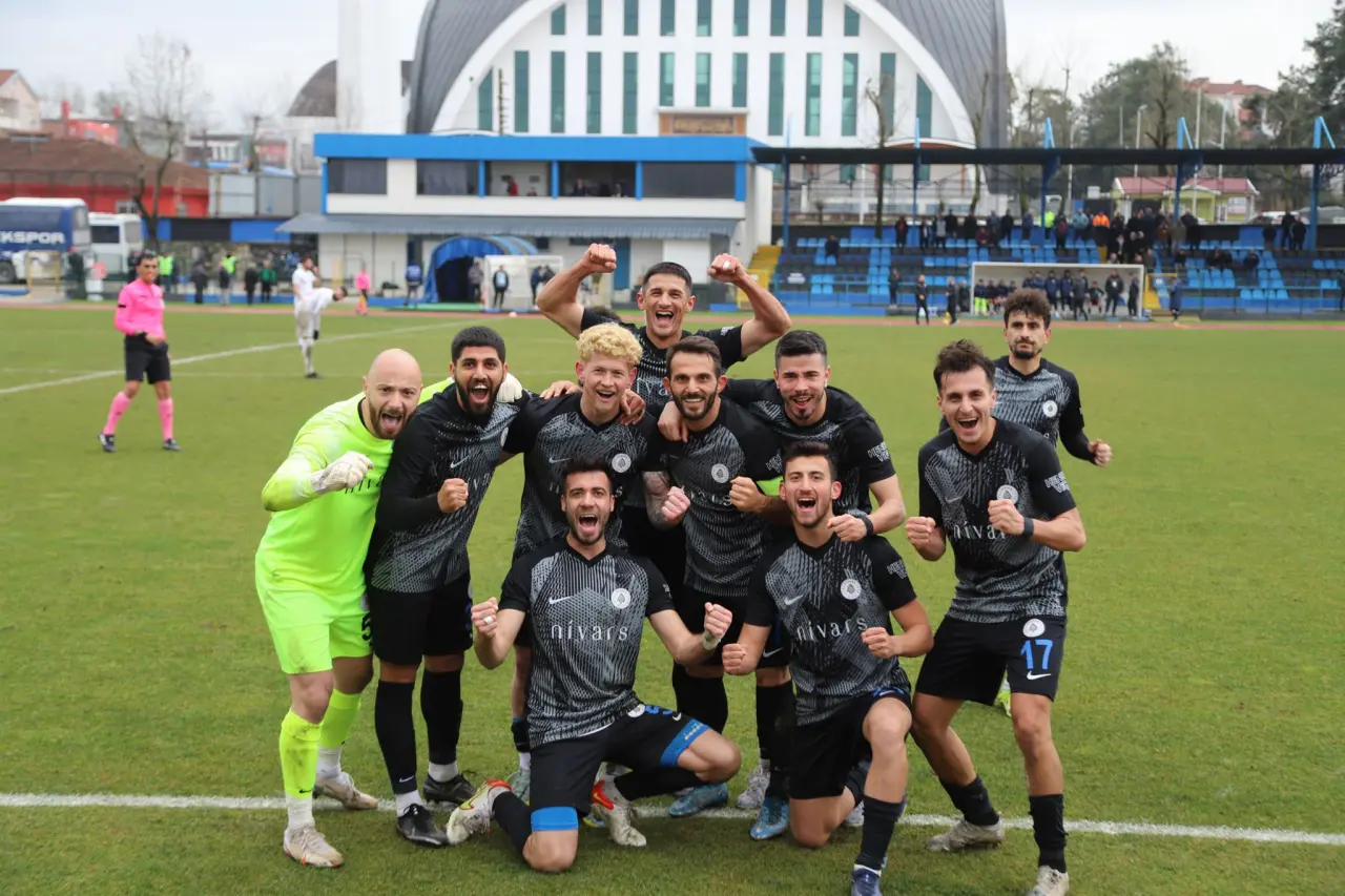Haber: Hendekspor dört köşe  - Öne Çıkan