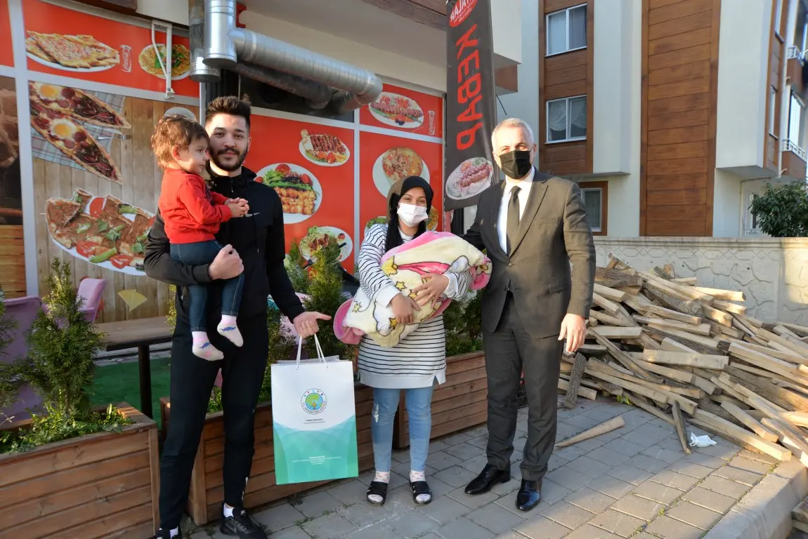 Haber: Başkan Babaoğlu; 10 bin fidanı toprakla buluşturduk - Galeri-1