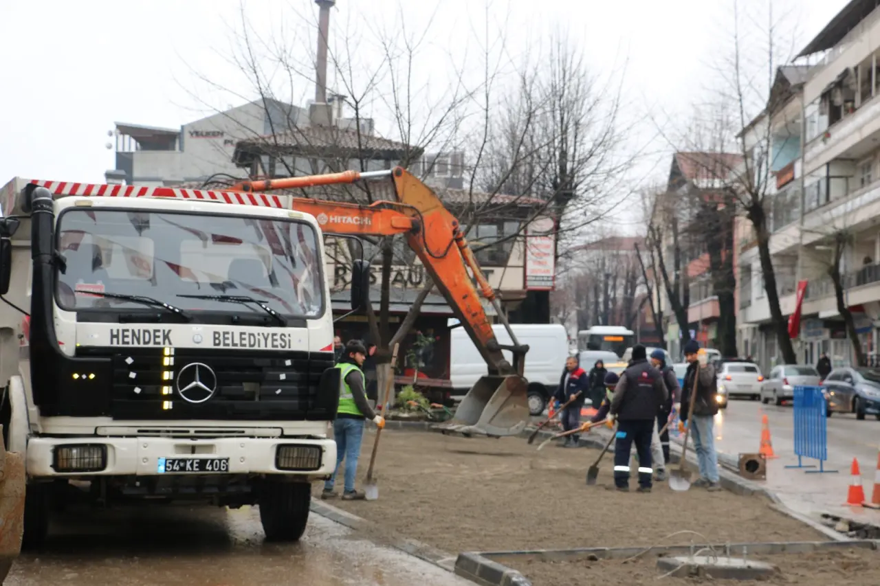 Haber: Yeni Cami Taksi Durağına düzenleme yapıldı  - Galeri-3
