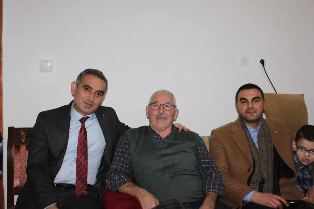 Haber: Başkan Adayı Nihat Bayraktar Dikmen'e çıktı - Galeri-1
