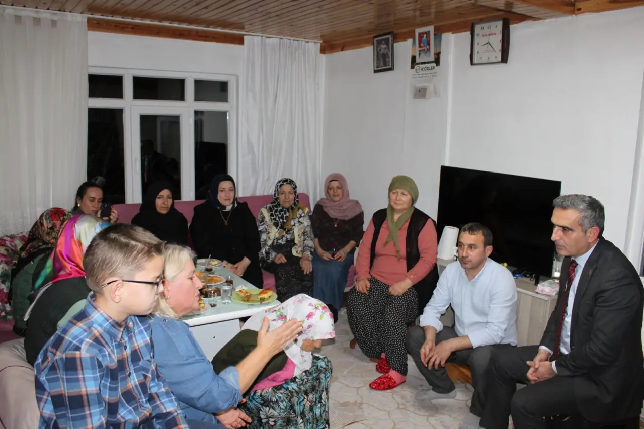 Haber: Başkan Adayı Nihat Bayraktar Dikmen'e çıktı - Galeri-2