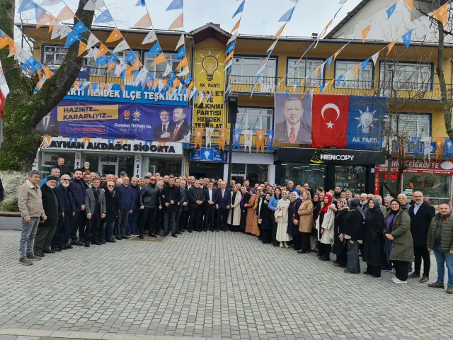 AK Parti Hendek’te Öz’üne döndü