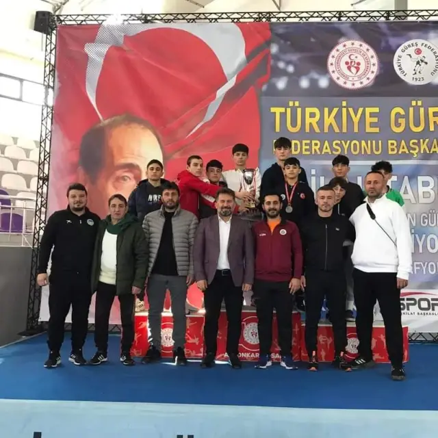 HENDEK OLİMPİK SPOR KULÜBÜ AFYON'DAN KUPA İLE DÖNDÜ