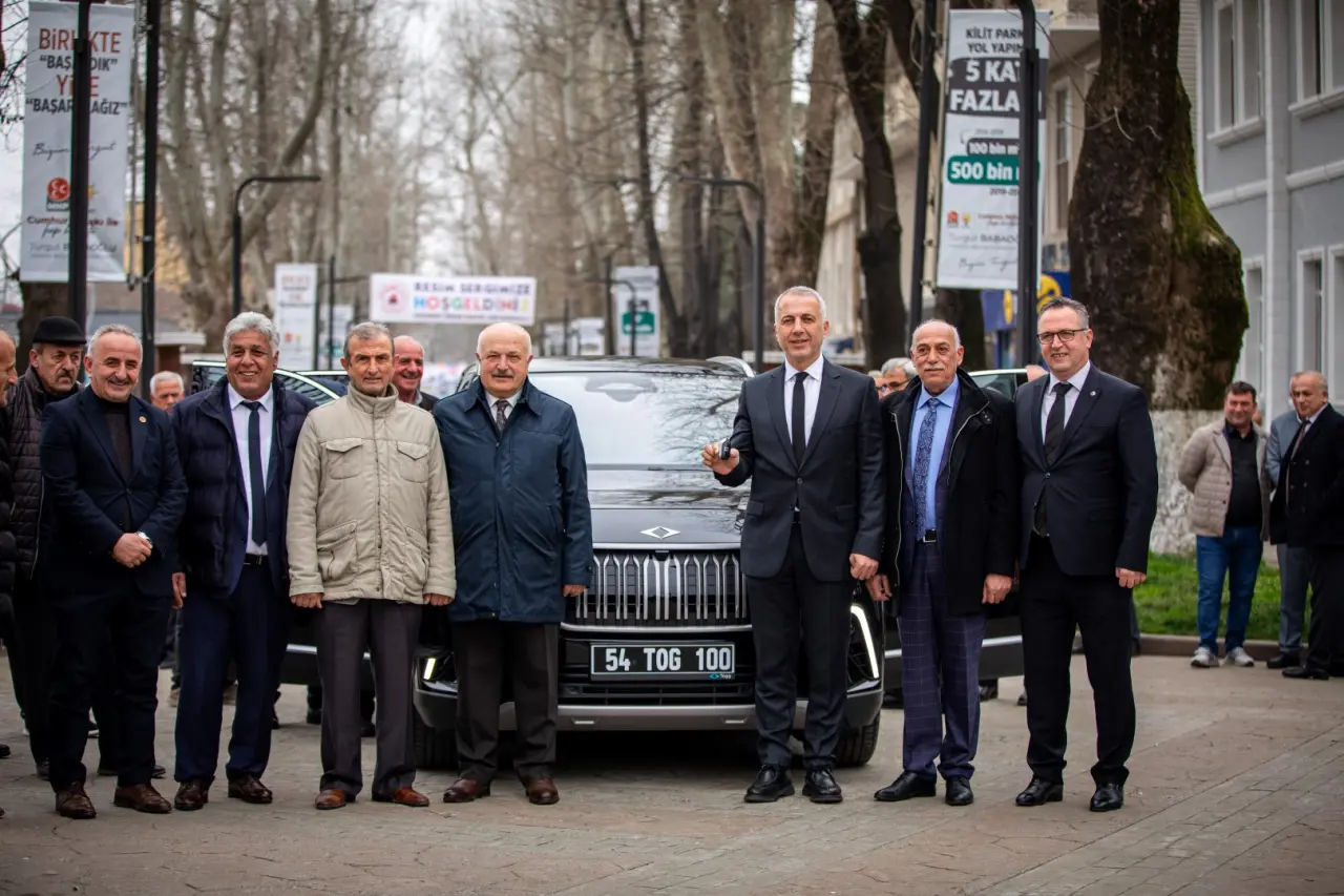 Haber: HENDEK BELEDİYESİ, YERLİ OTOMOBİL TOGG’U FİLOSUNA KATTI - Öne Çıkan