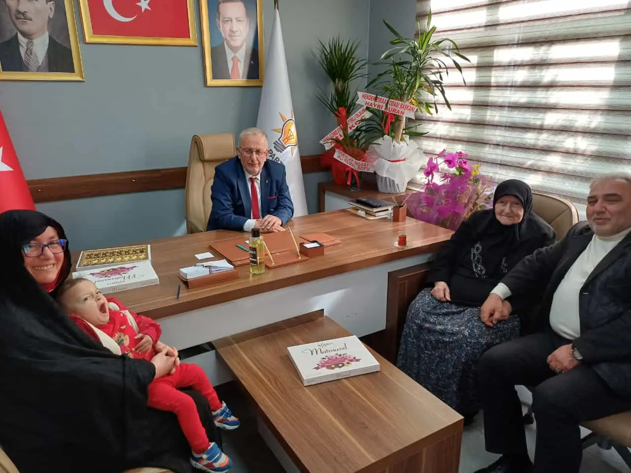 Haber: AK Parti ilçe Başkanı Öz'e Duygusal Ziyaret - Öne Çıkan