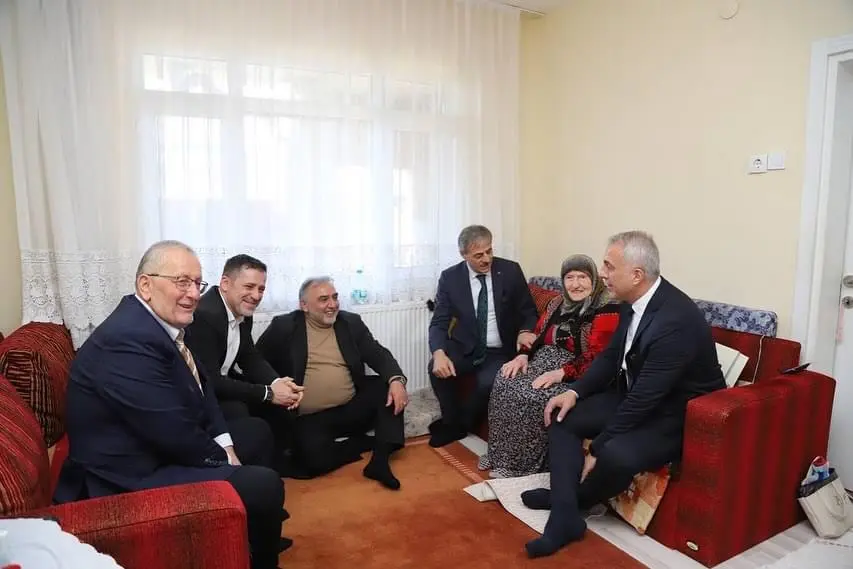 Haber: AK Parti ilçe Başkanı Öz'e Duygusal Ziyaret - Galeri-2