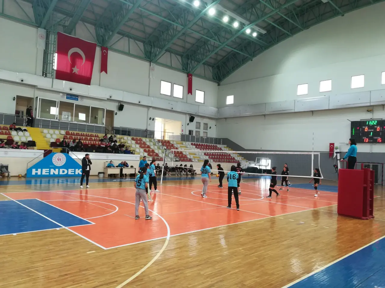 Haber: Yıldız  Kızlar Valeybol İlçe Birinciliği Müsabakaları başladı - Galeri-2
