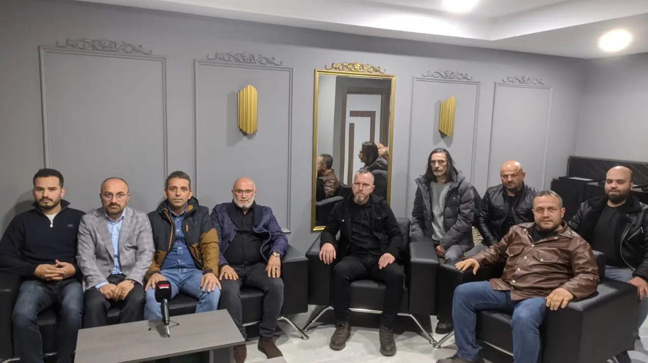 Haber: Yeniden Refah'ta İstifa  - Öne Çıkan