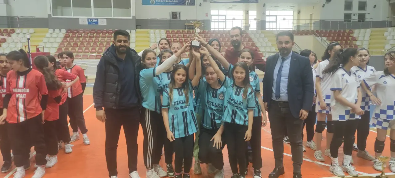 Haber: 2023-2024 yıldız kızlar voleybol sonuçları - Galeri-4