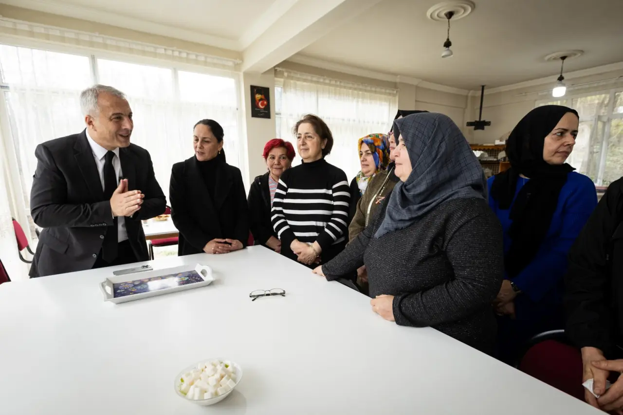 Haber: BAŞKAN BABAOĞLU, KIZANLIK MAHALLESİ DİKİŞ KURSUNU ZİYARET ETTİ - Galeri-2