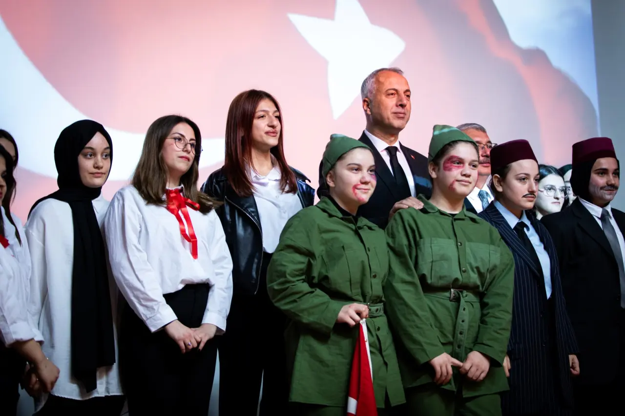 Haber: İSTİKLAL MARŞIMIZIN KABULÜ VE MEHMET AKİF ERSOY’U ANMA PROGRAMI DÜZENLENDİ - Galeri-7