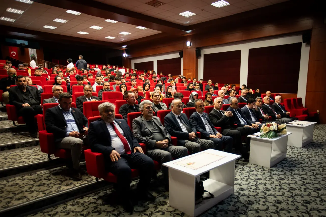 Haber: İSTİKLAL MARŞIMIZIN KABULÜ VE MEHMET AKİF ERSOY’U ANMA PROGRAMI DÜZENLENDİ - Galeri-2