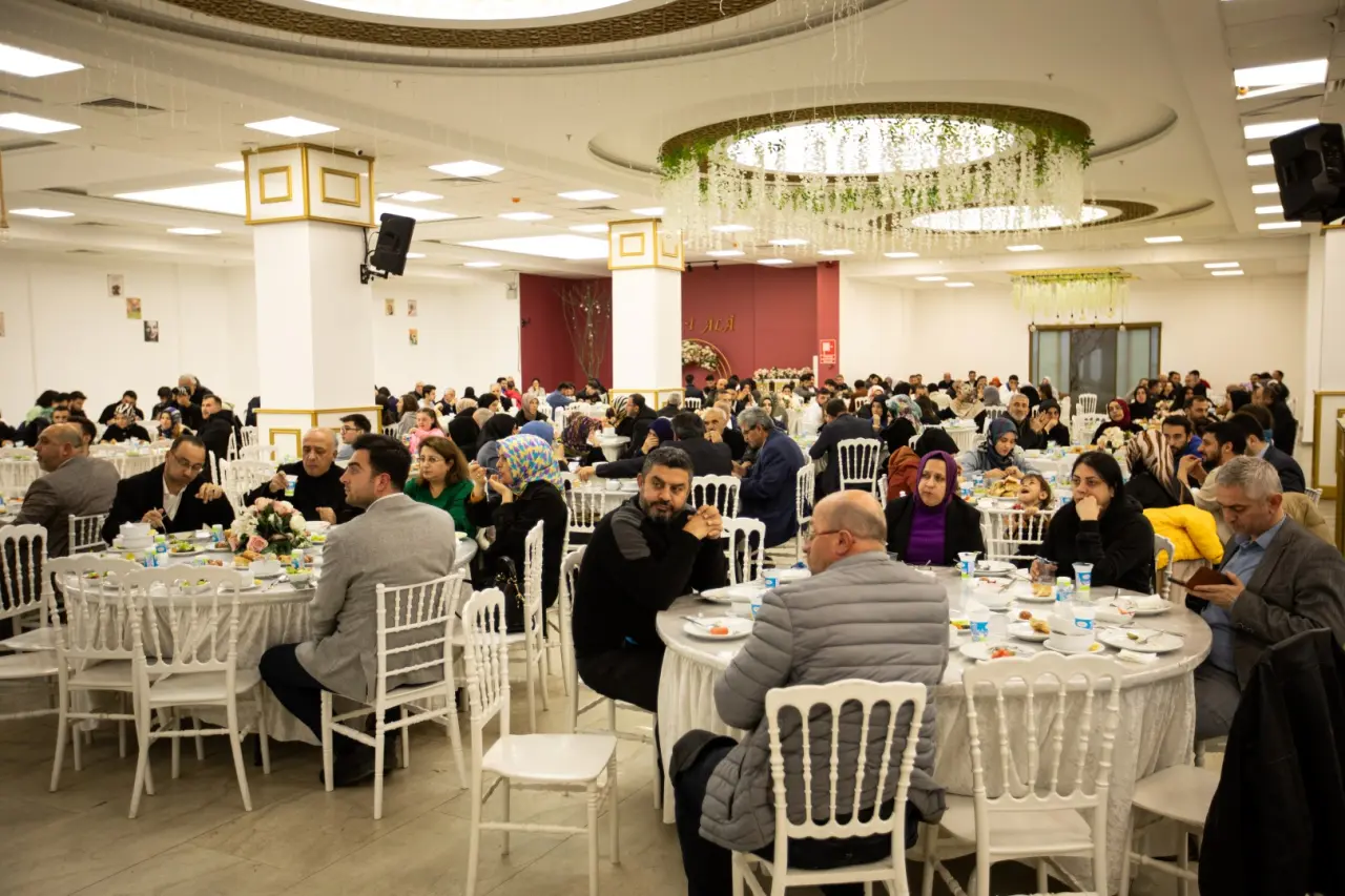 Haber: BAŞKAN BABAOĞLU, DİN GÖREVLİLERİ VE AİLELERİNİ İFTARDA AĞIRLADI - Galeri-2