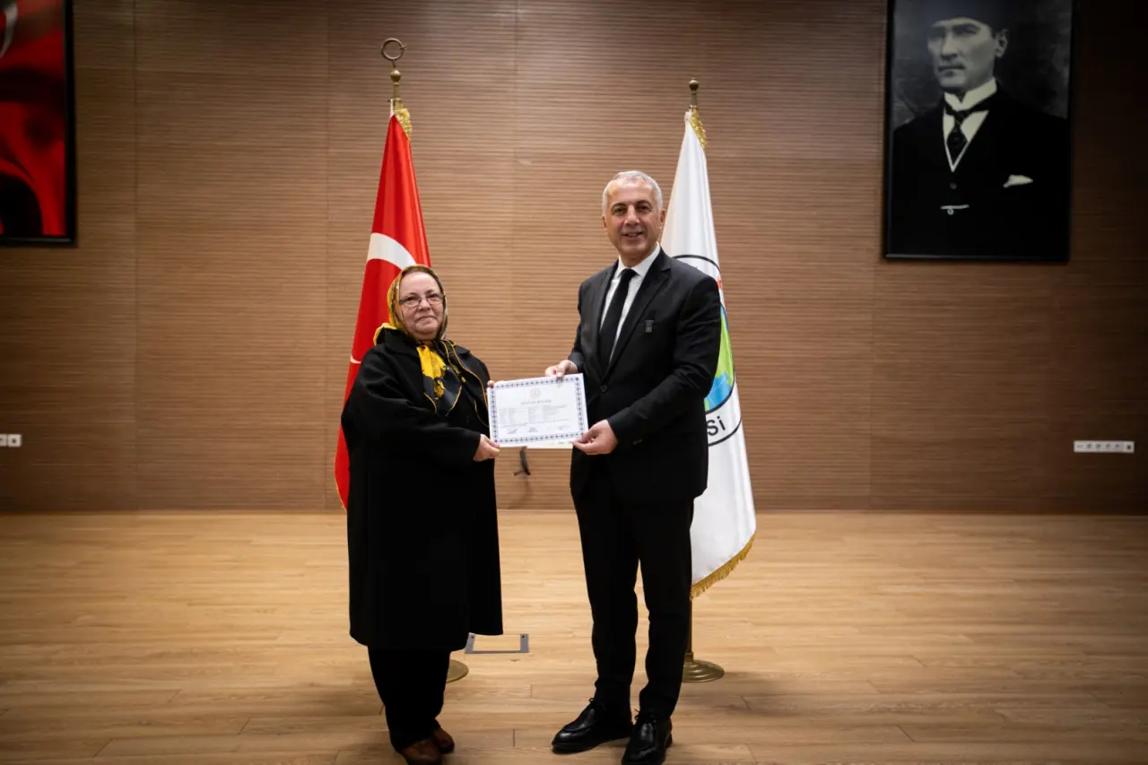 Haber: BAŞKAN BABAOĞLU, TEKSTİL ATÖLYESİ SERTİFİKA TÖRENİNE KATILDI - Galeri-5