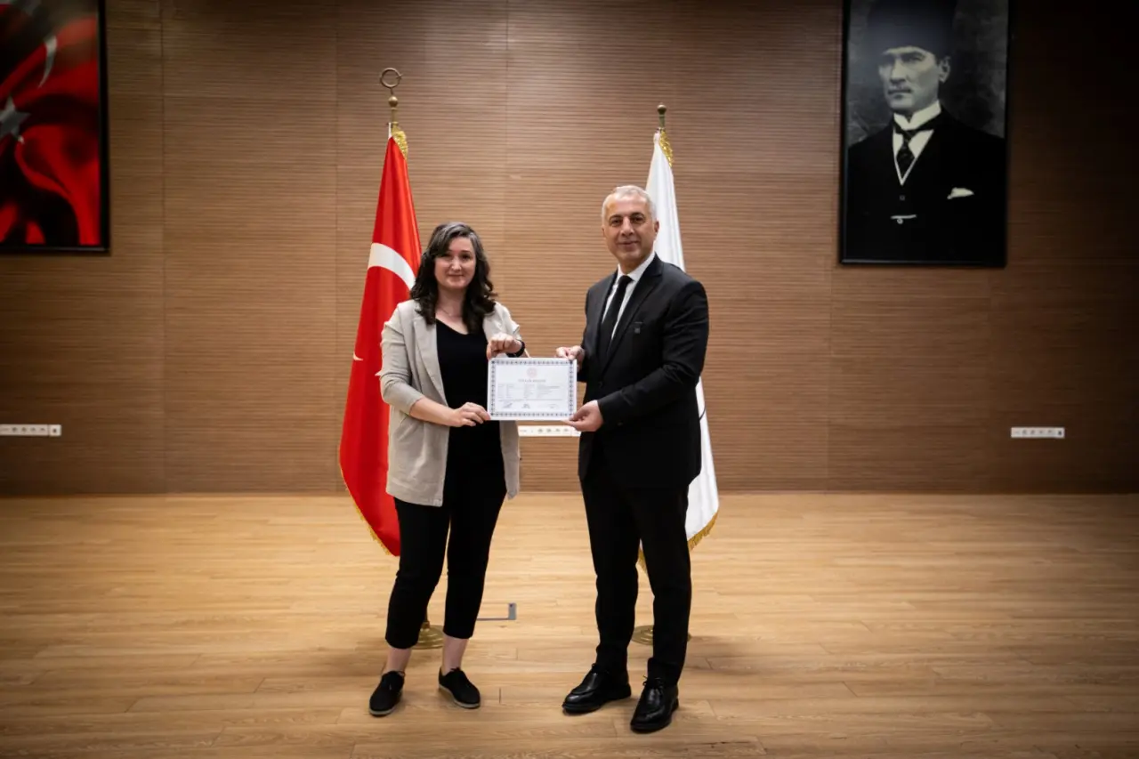 Haber: BAŞKAN BABAOĞLU, TEKSTİL ATÖLYESİ SERTİFİKA TÖRENİNE KATILDI - Galeri-10