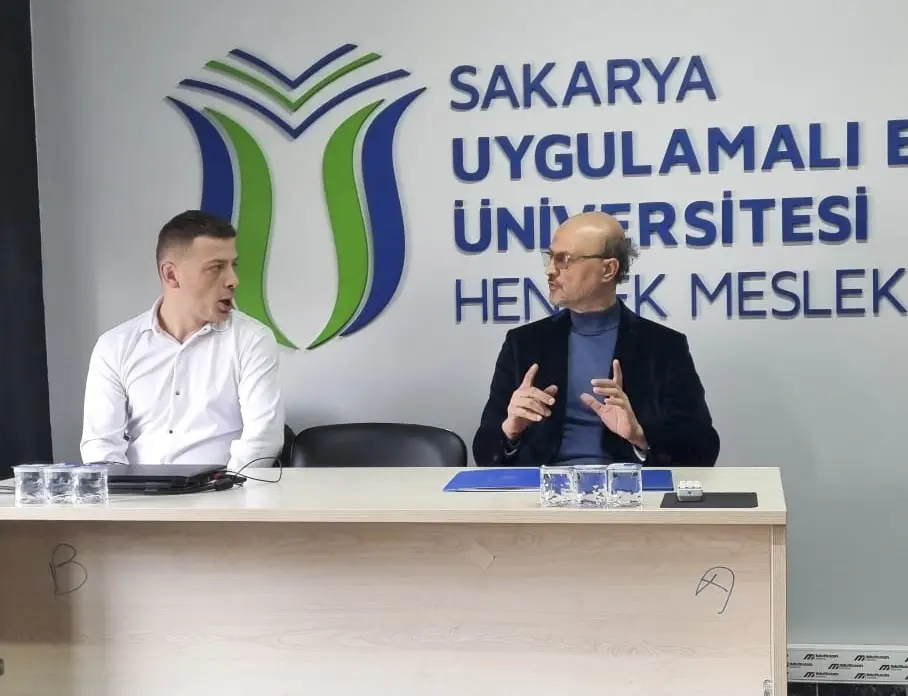 Haber: Hendek MYO öğrencileri sektör tavsiyelerini dinledi - Öne Çıkan