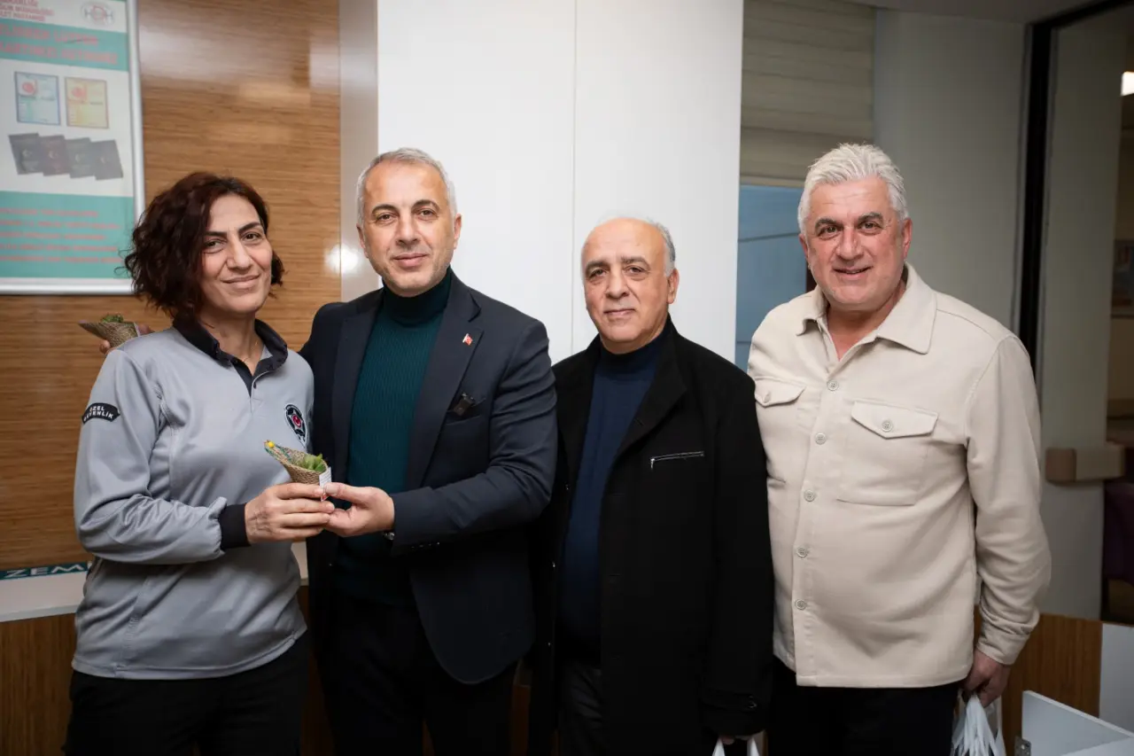 Haber: BAŞKAN BABAOĞLU'NDAN SAĞLIK ÇALIŞANLARINA BAYRAM ZİYARETİ - Galeri-7