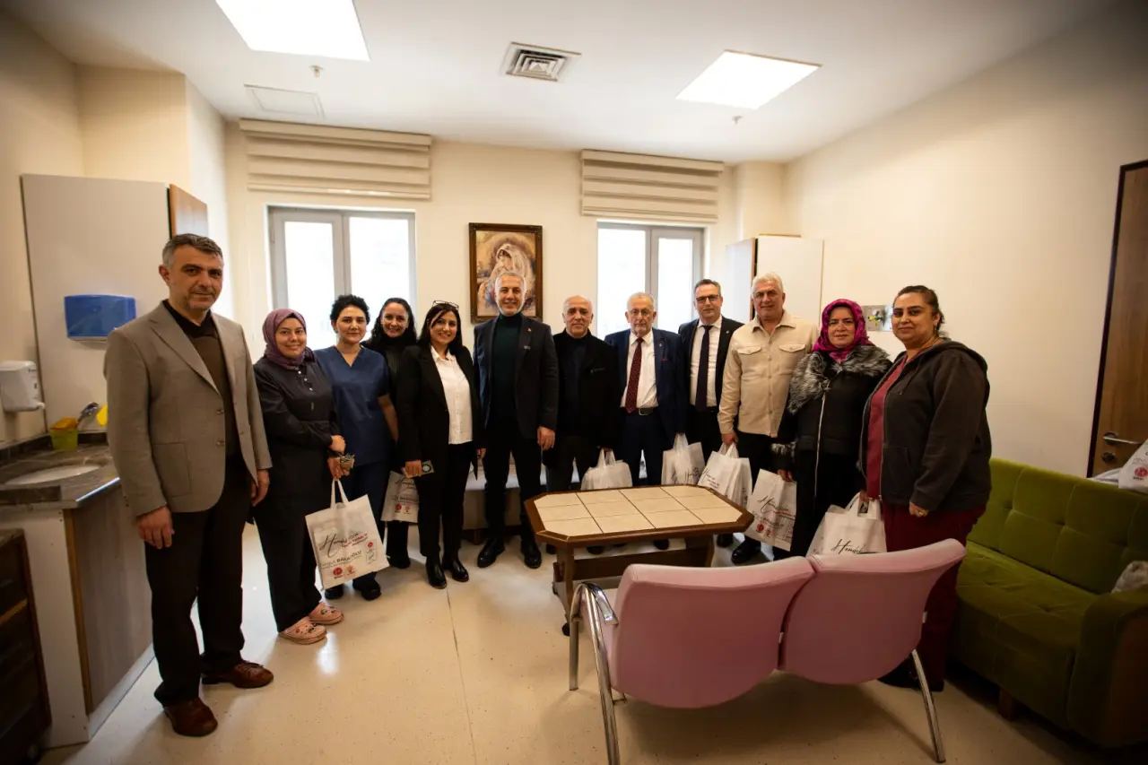 Haber: BAŞKAN BABAOĞLU'NDAN SAĞLIK ÇALIŞANLARINA BAYRAM ZİYARETİ - Galeri-3
