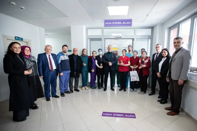BAŞKAN BABAOĞLU'NDAN SAĞLIK ÇALIŞANLARINA BAYRAM ZİYARETİ