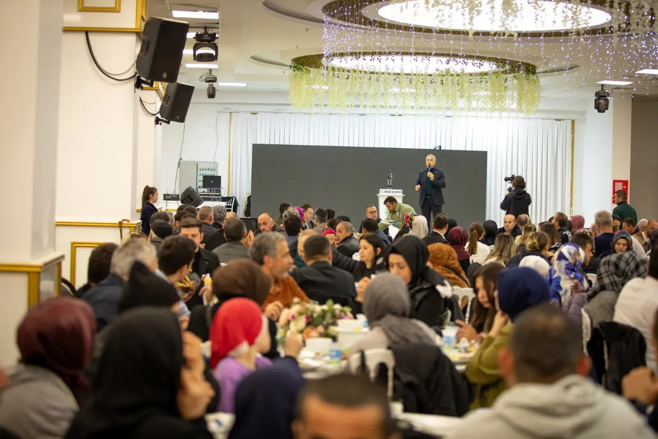 Haber: BAŞKAN BABAOĞLU PERSONELİYLE İFTARDA BULUŞTU - Galeri-1