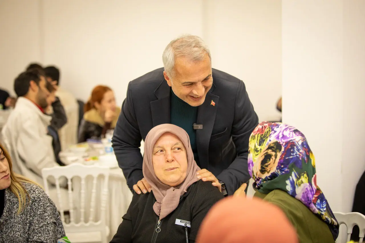 Haber: BAŞKAN BABAOĞLU PERSONELİYLE İFTARDA BULUŞTU - Galeri-6
