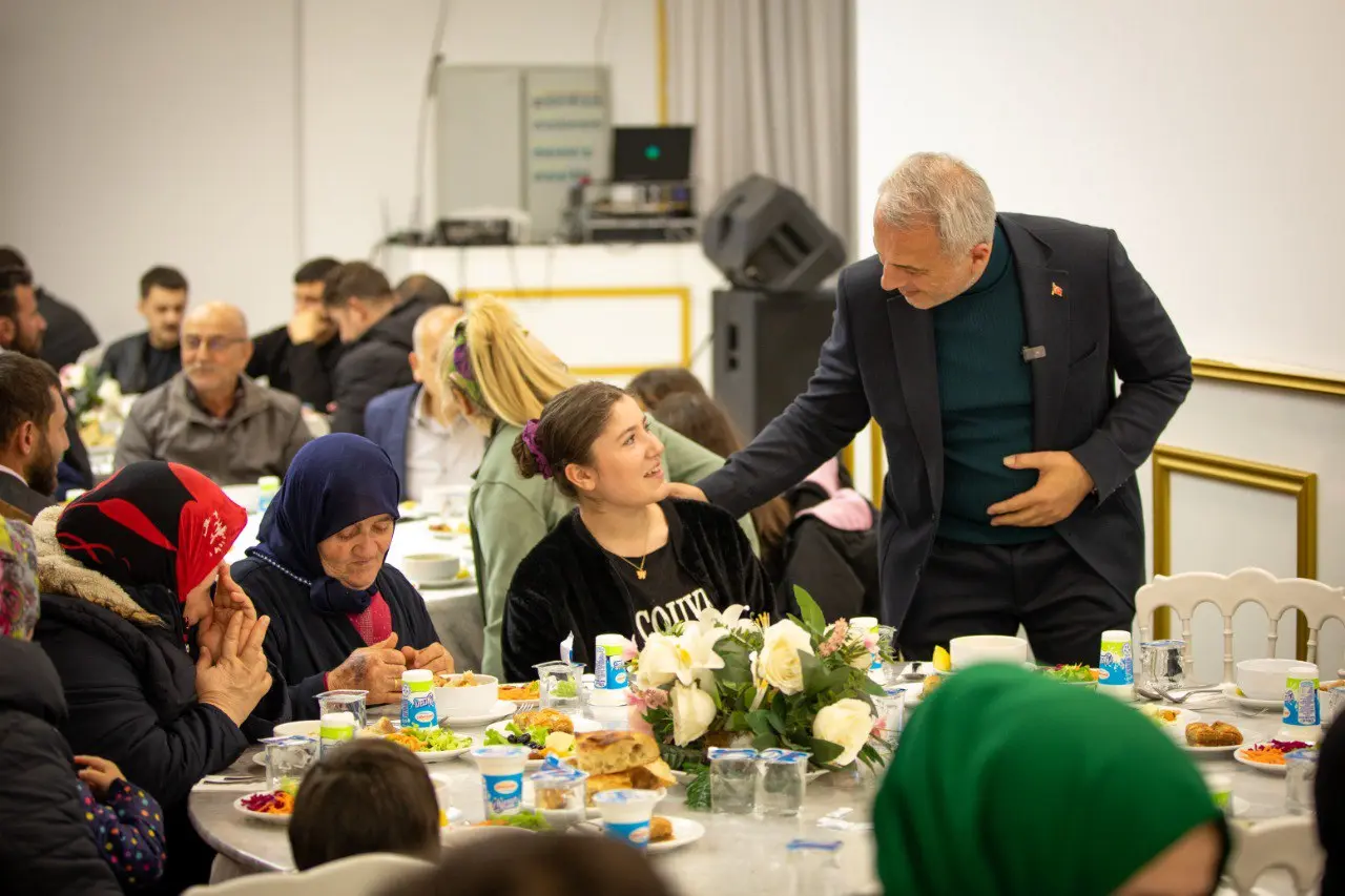 Haber: BAŞKAN BABAOĞLU PERSONELİYLE İFTARDA BULUŞTU - Galeri-7