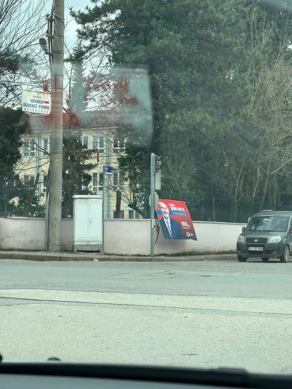 Haber: Şehir afiş çöplüğüne döndü - Galeri-1