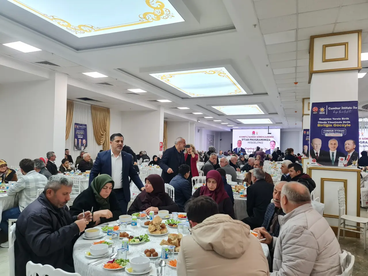 Haber: AK Parti Ailesi İftarda Buluştu - Galeri-10