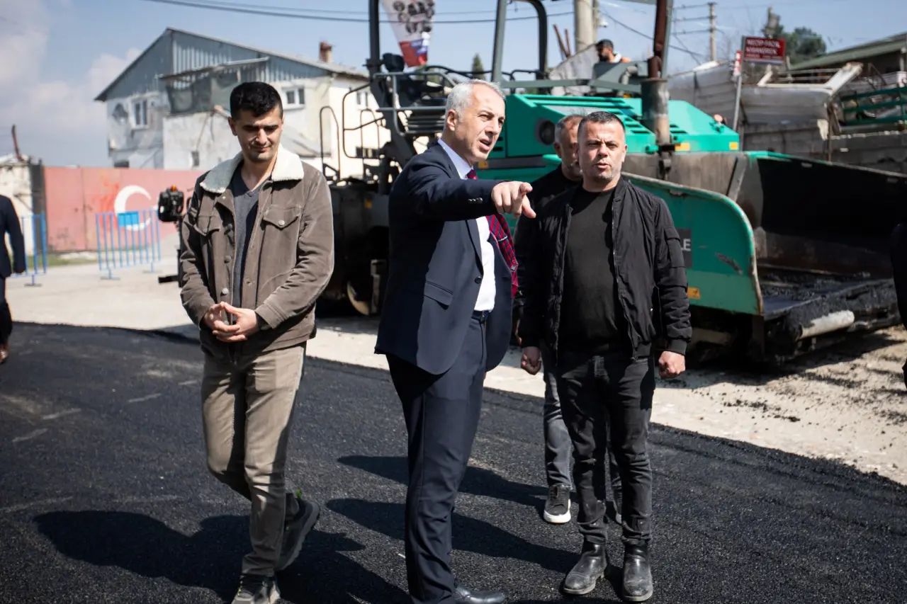 Haber: HENDEK BELEDİYESİ’NİN ASFALT ATAĞI DEVAM EDİYOR - Öne Çıkan