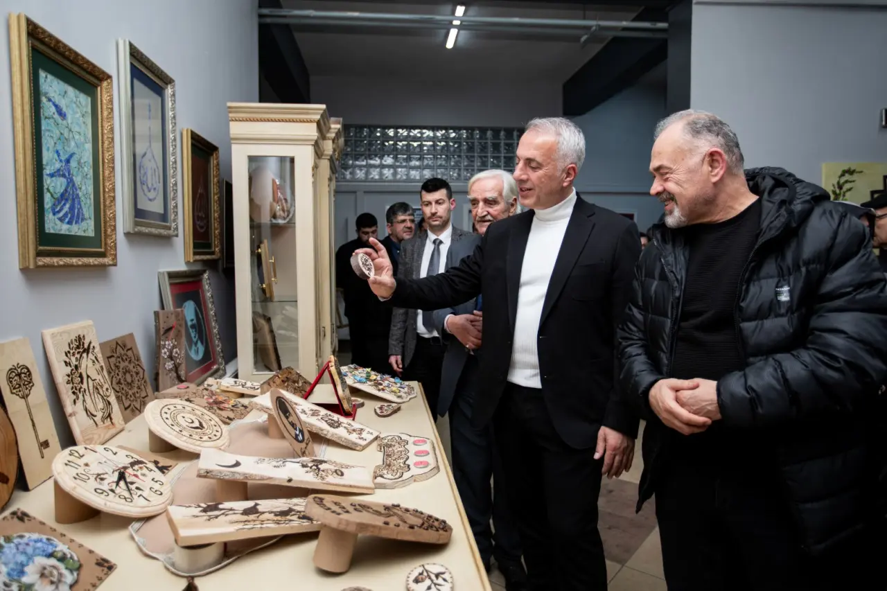 Haber: BABAOĞLU HUZUREVİNDE İLAHİLERE EŞLİK ETTİ - Galeri-7