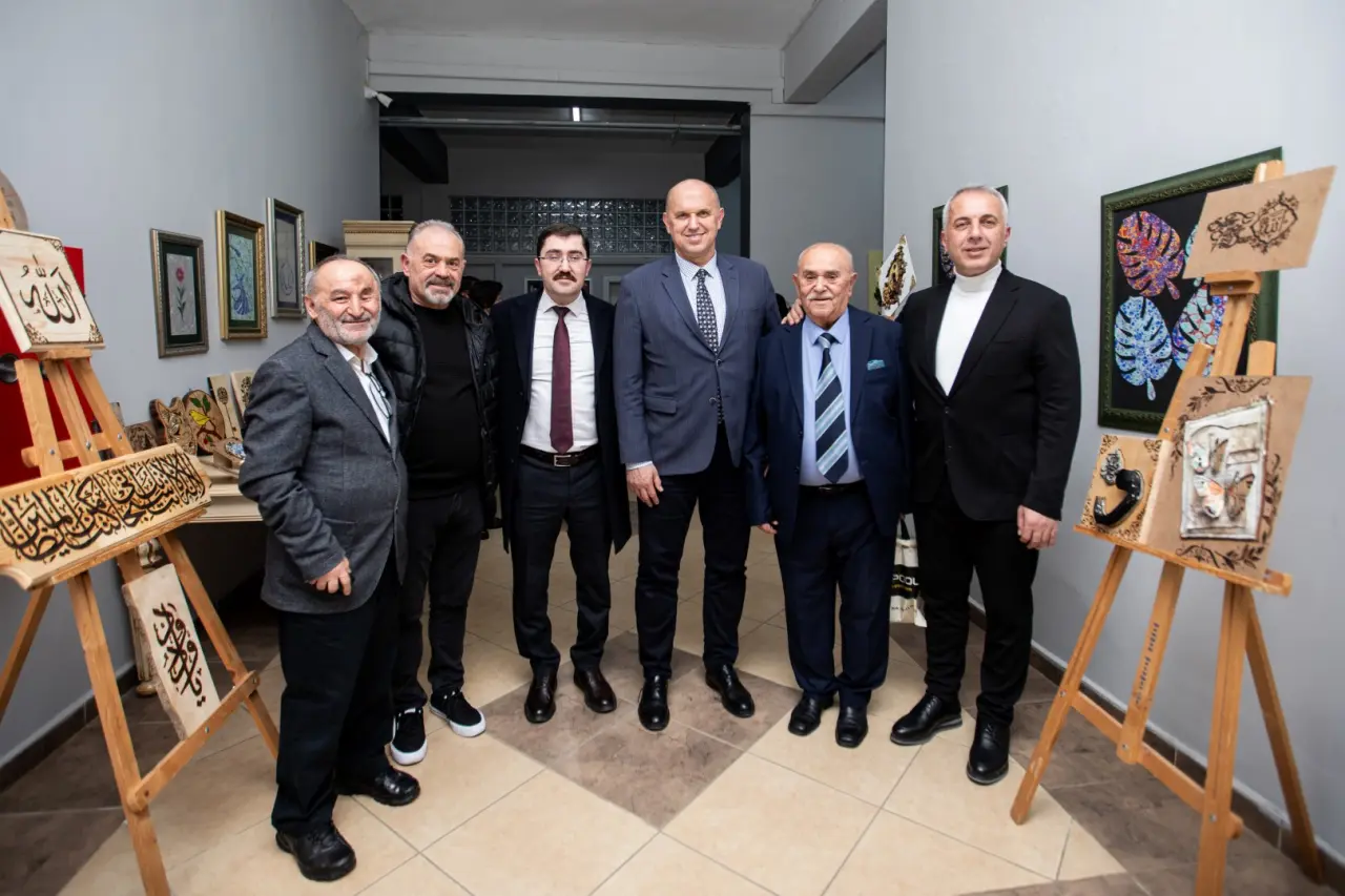 Haber: BABAOĞLU HUZUREVİNDE İLAHİLERE EŞLİK ETTİ - Galeri-8