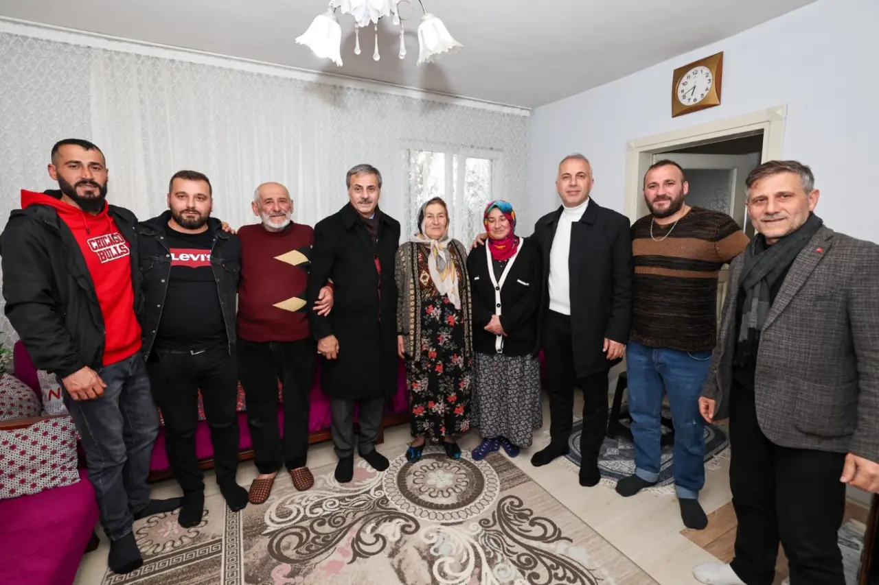 Haber: ALEMDAR, YEŞİLYURT MAHALESİ’NDE BABAOĞLU’NUN ELİNİ KALDIRDI - Galeri-1