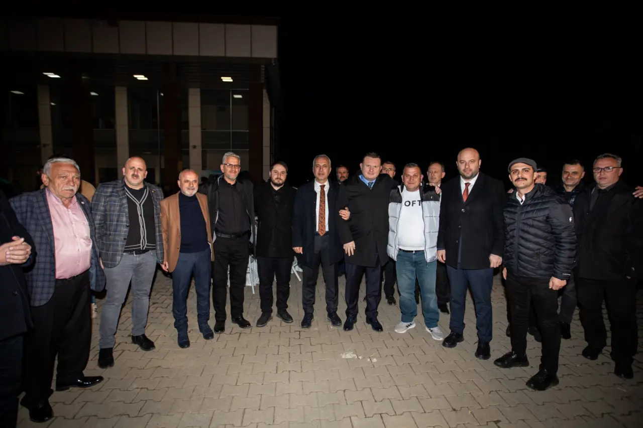 Haber: MEYDANLAR TIKLIM TIKLIM, HENDEK HALKI BABAOĞLU’NUN YANINDA - Galeri-3