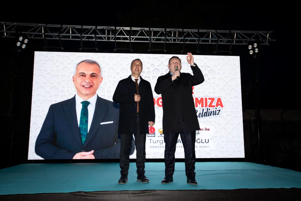 Haber: MEYDANLAR TIKLIM TIKLIM, HENDEK HALKI BABAOĞLU’NUN YANINDA - Galeri-8