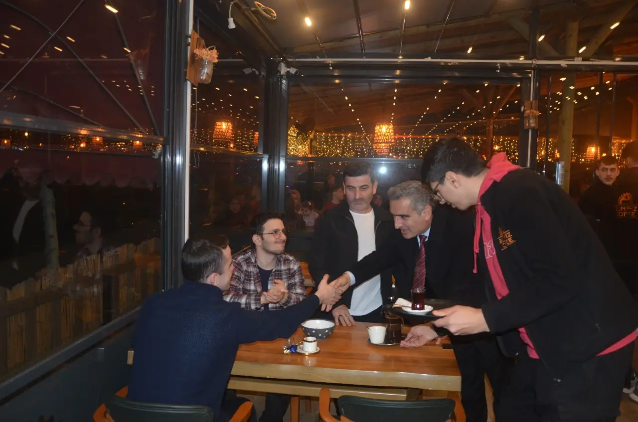 Haber: Bayraktar: Gençlerimizle bir araya gelmeye devam ediyoruz - Galeri-8