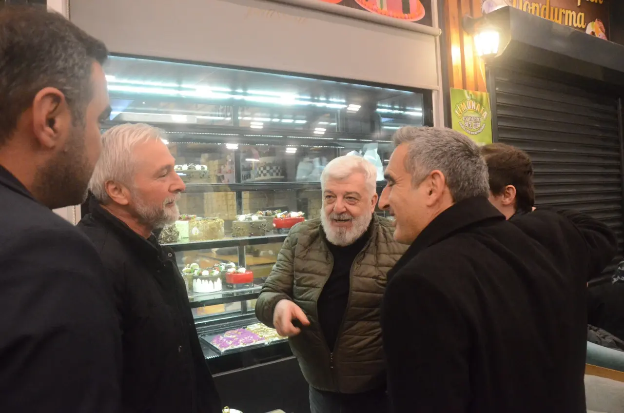 Haber: Bayraktar: Gençlerimizle bir araya gelmeye devam ediyoruz - Galeri-11