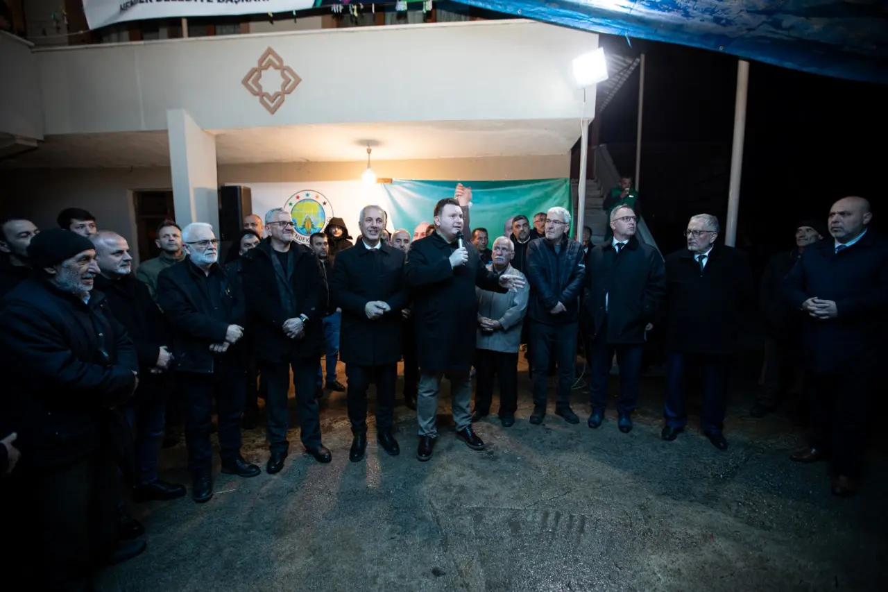 Haber: KAHRAMAN MAHALLESİ TURGUT BABAOĞLU’NUN YANINDA - Öne Çıkan