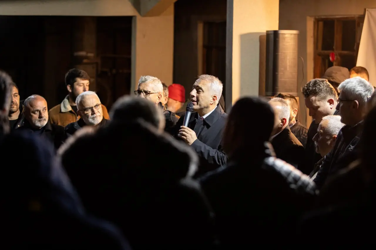 Haber: KAHRAMAN MAHALLESİ TURGUT BABAOĞLU’NUN YANINDA - Galeri-3