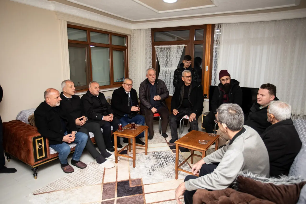 Haber: KAHRAMAN MAHALLESİ TURGUT BABAOĞLU’NUN YANINDA - Galeri-1