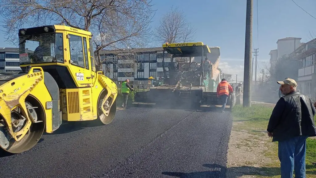 Haber: HENDEK’TE ASFALT ATAĞI DEVAM EDİYOR: YENİMAHALLE’DE 4 SOKAK DAHA TAMAM - Galeri-1