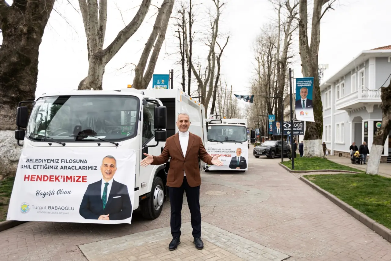 Haber: BAŞKAN BABAOĞLU: ARAÇ FİLOMUZA 2 YENİ ÇÖP KAMYONU EKLEDİK - Galeri-2